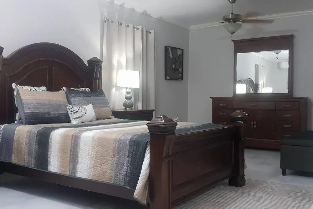 Apartment 5 Star Fresh Condo In New Kingston