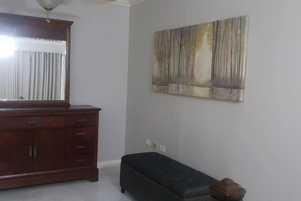 5 Star Fresh Condo In New Kingston Apartment